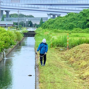 雨の中の作業